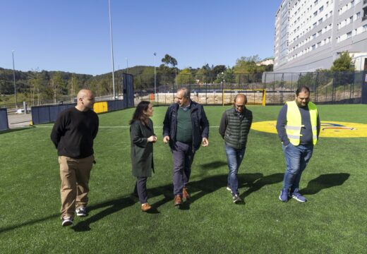 Inés Rey, tras a renovación do campo de fútbol Cruyff Court: “Avanzamos na modernización das nosas infraestruturas deportivas”